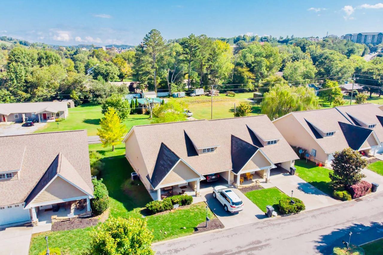 Home With Community Pool - 2 Miles To The Island! Pigeon Forge Εξωτερικό φωτογραφία